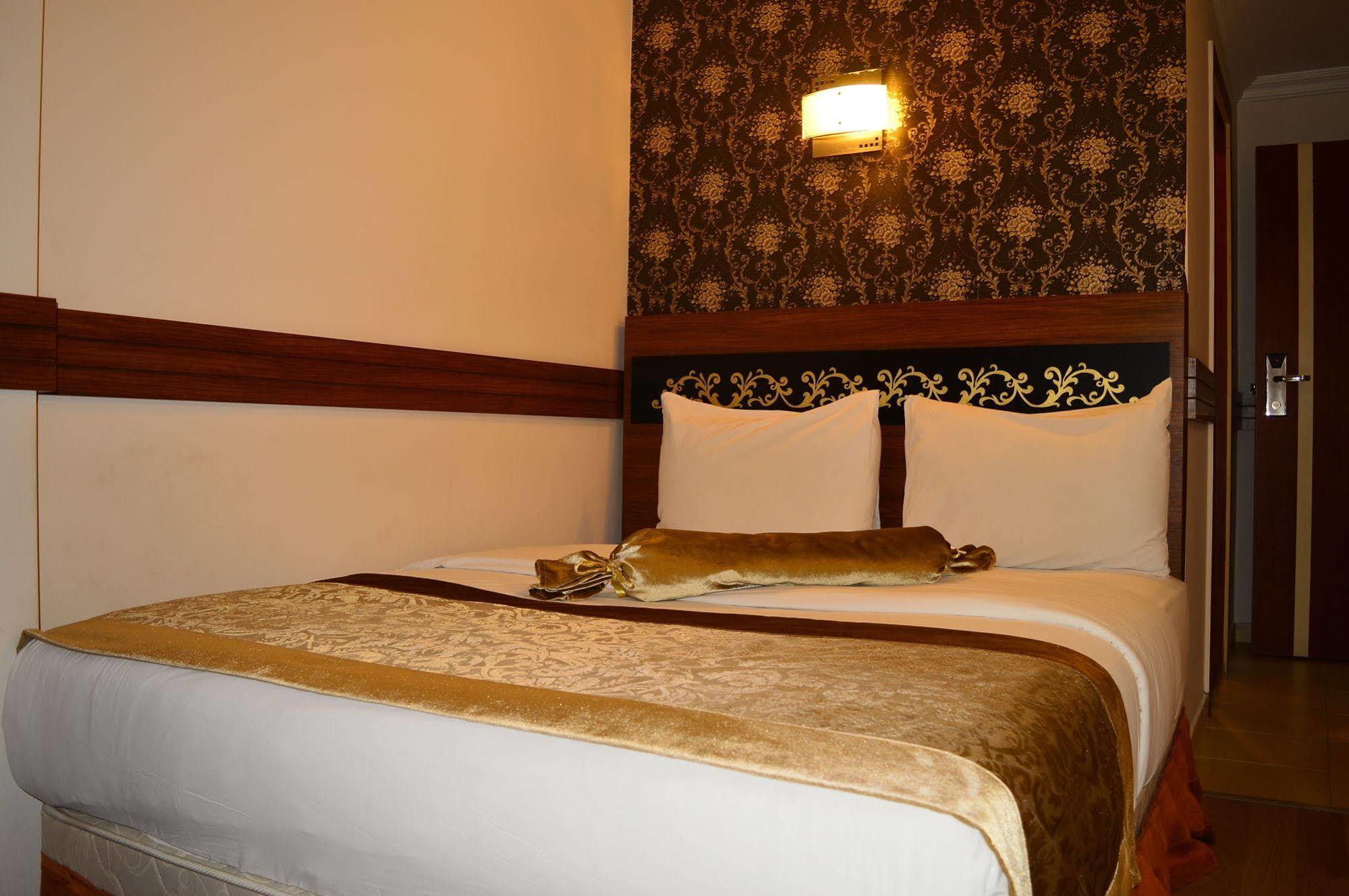 Bern Hotel Стамбул Экстерьер фото